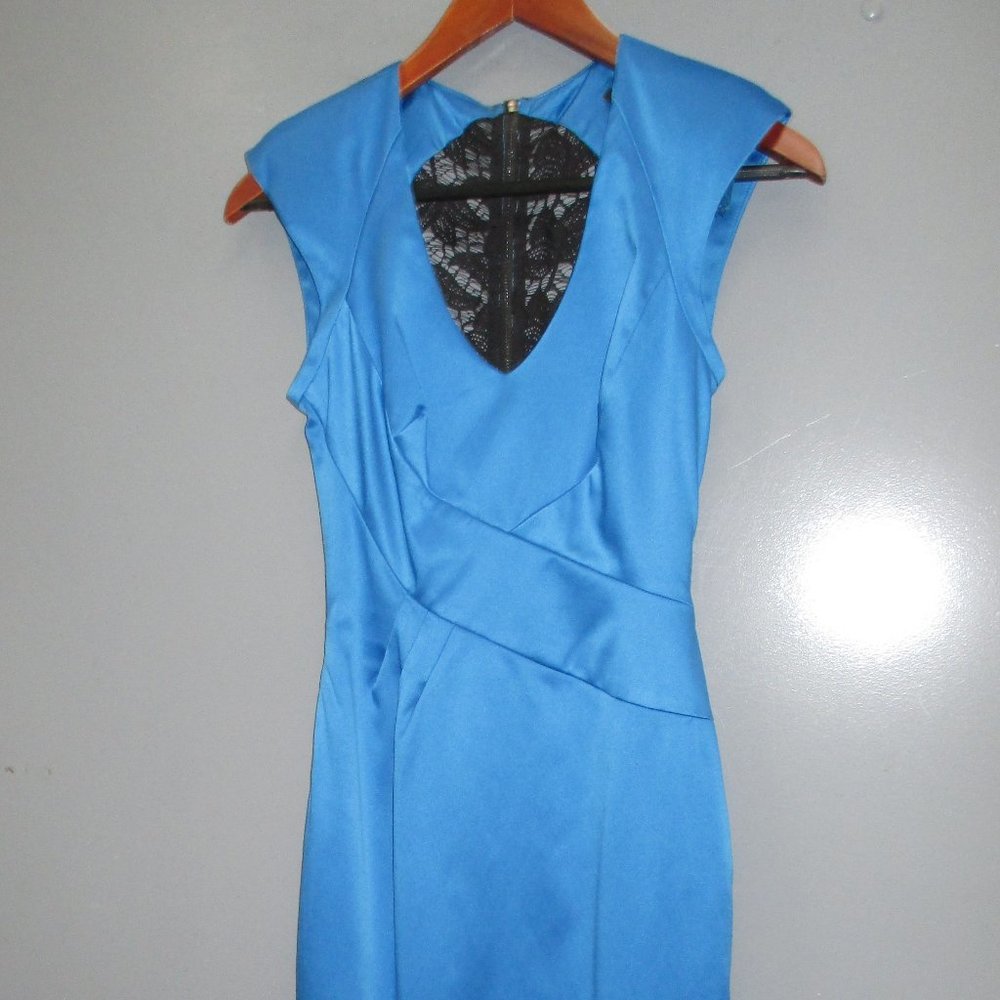 Black Halo Women's Dress V- Neck Size 0 Sleeveless Blue Color Women's Dress